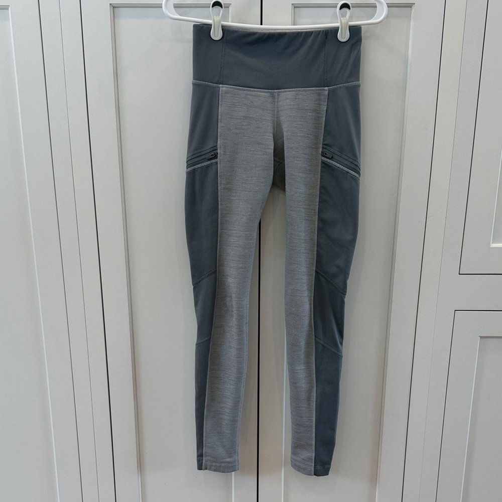 Athleta women’s grey fleece lined leggings